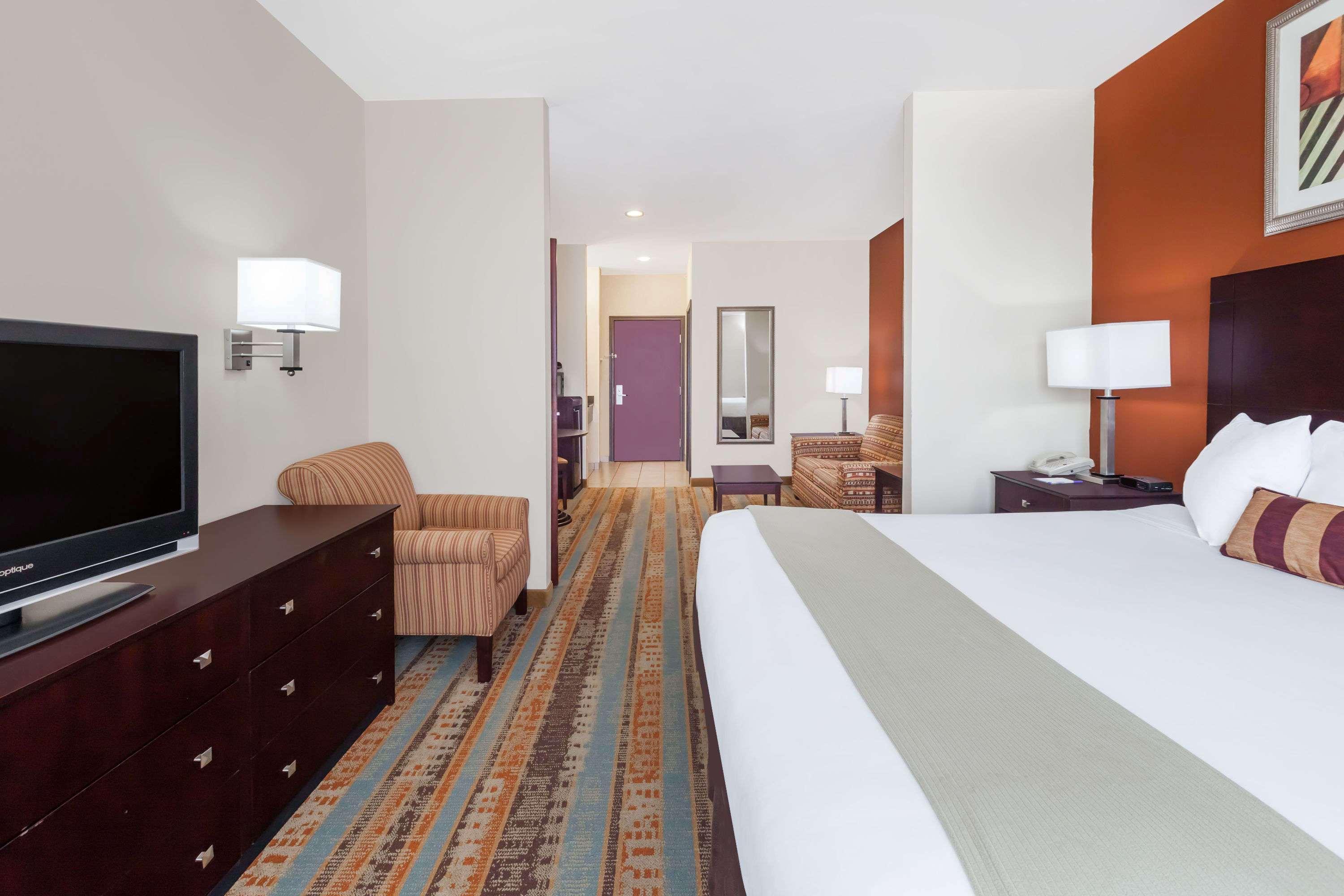 Hotel Baymont By Wyndham Henderson Exterior foto